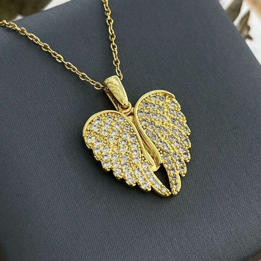 Micro-Inlaid Zircon Heart Wings Openable Pendant Necklace Elegant Light Niche Design Clavicle Chain 9C7