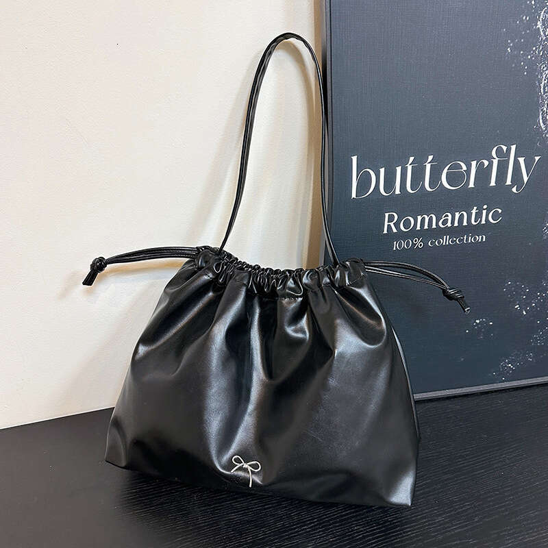 Leather Bag Bucket Bag Tote Bag Drawstring Pleated Bucket Trendy Autumn Winter New Large Capacity Casual Single Shoulder Versatile Tote Bag