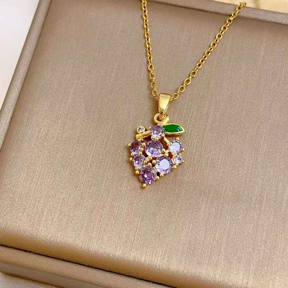 Purple Grape Necklace For Women, Niche Light Fashion Titanium Steel Non-Fading Collarbone Chain With Micro-Inlaid Zircon Pendant Accessories 22F