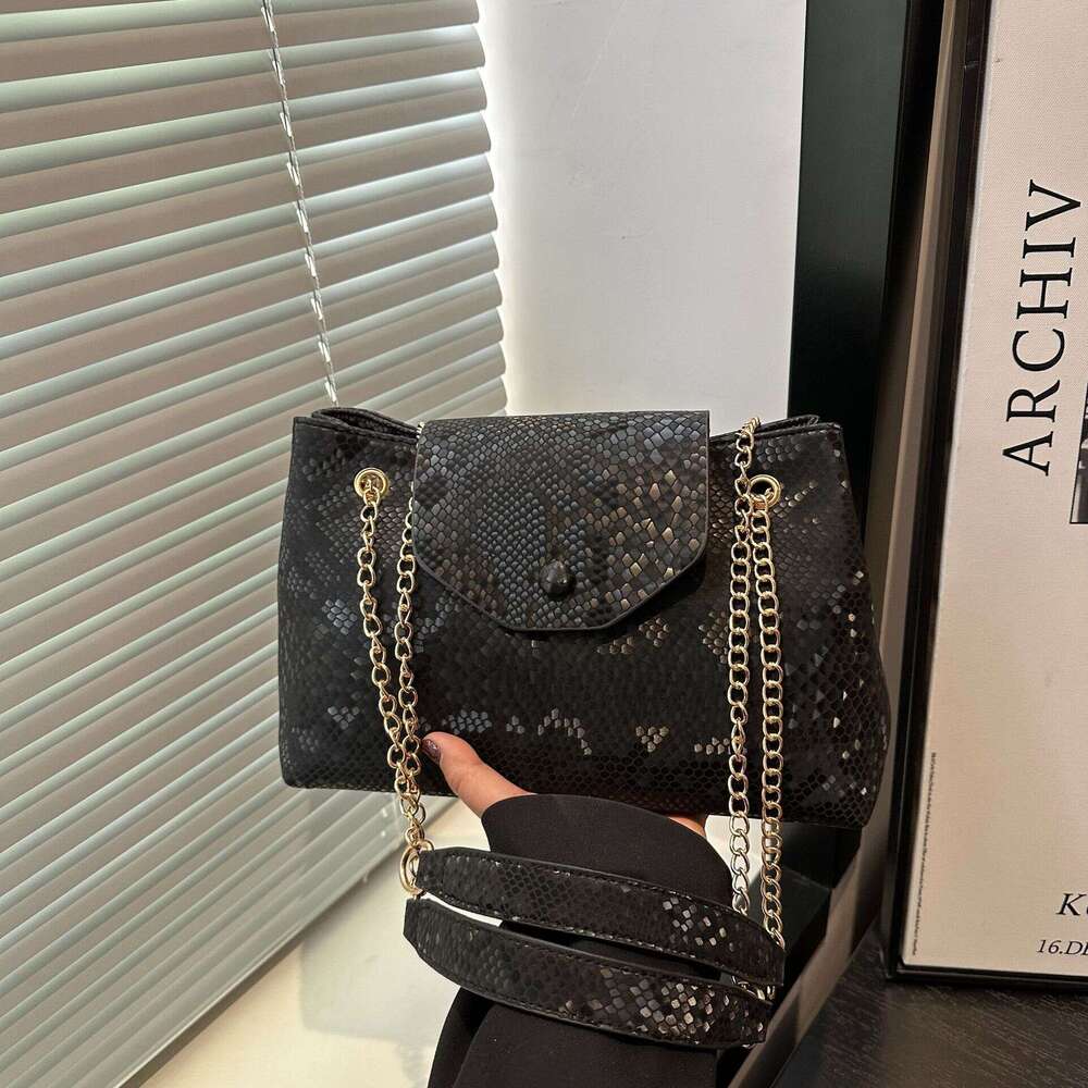 2025 New Scale Design Single Shoulder Niche Fashion High-end Simple Commuter Versatile Handbag Crossbody Bag