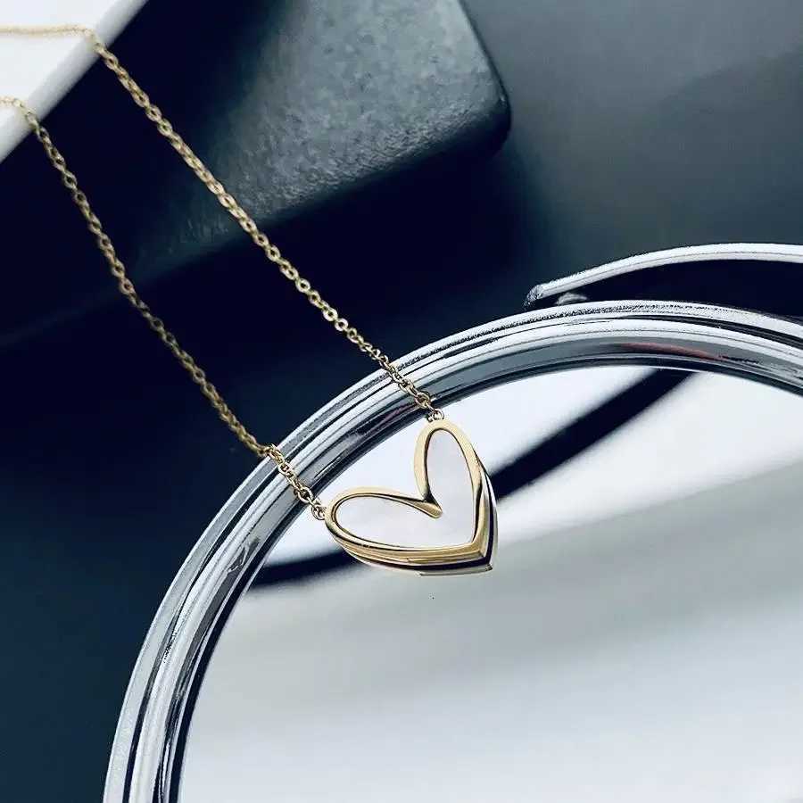 Stainless Steel Shell Love Heart Pendant Necklace for Women Girls Gold Color Korean Style Clavicle Chain Wedding Jewelry Gifts XJ250717