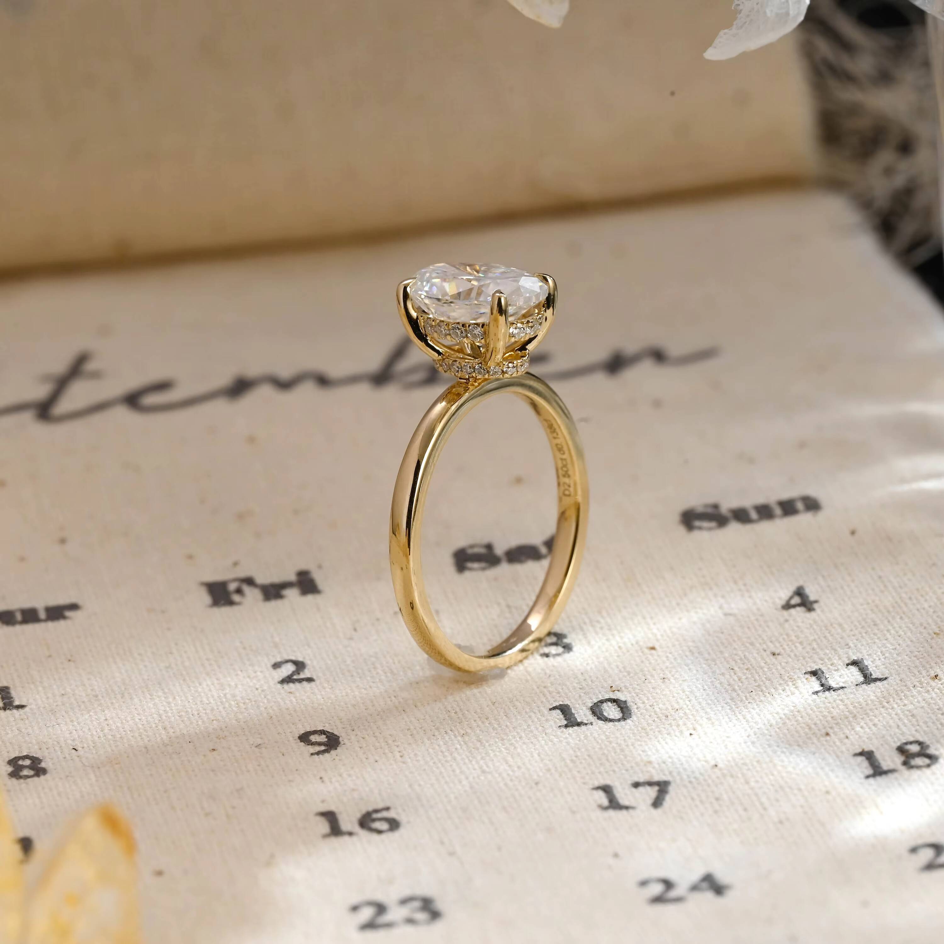 Factory Price VVS Moissanite Diamond 925 Sterling Silver Crushed Ice Cut Oval Moissanite Engagement Ring with Double Hidden Halo