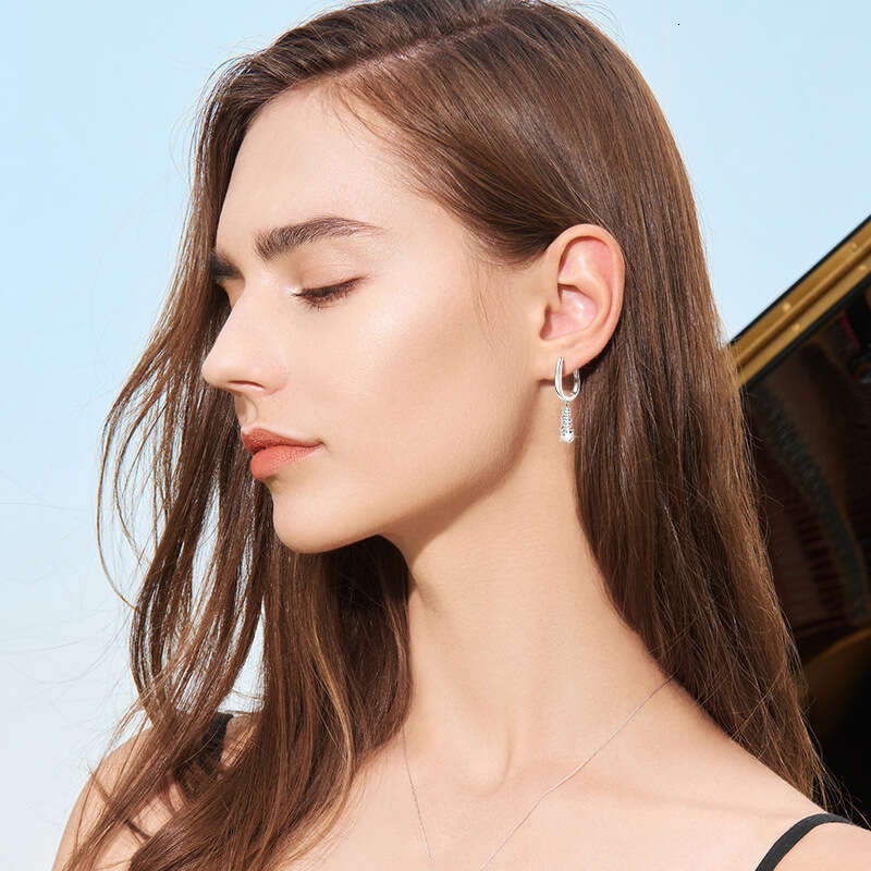 Korea 2024 New Fashion S Sier Three Stone Moissanite High-End Niche Tassel Elegant Earrings 63E