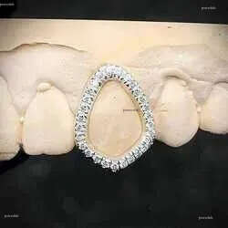 Custom Made Personalized Vvs Vvs1 Moissanite Dia Mens Hip Hop 14k White Iced Out Gold Plate Grillz Teeth Decoration