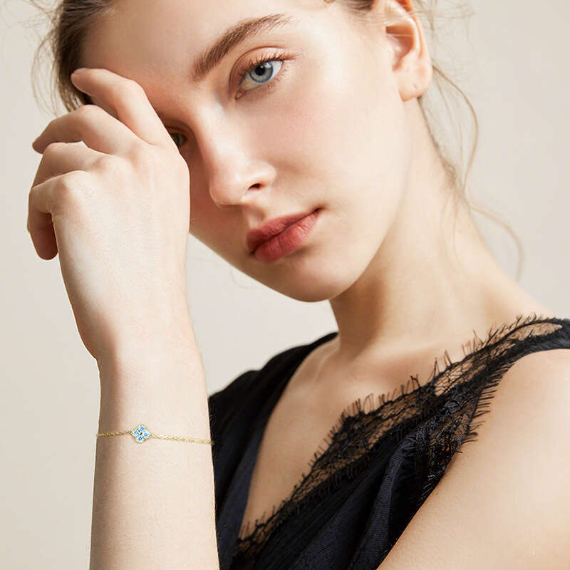 S Pure Sier Four-Leaf Clover Bracelet Moissanite Light High-End Versatile Jewelry Tiktok Live Style 9A7