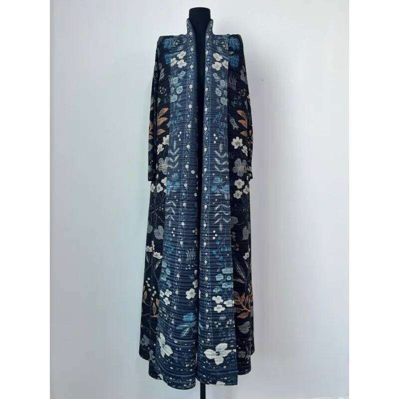 Miyake Autumn/Winter New 2025 Versatile Sleeved Windbreaker Coat 58 Inch Long Cape Printed Fashion Women's Wear