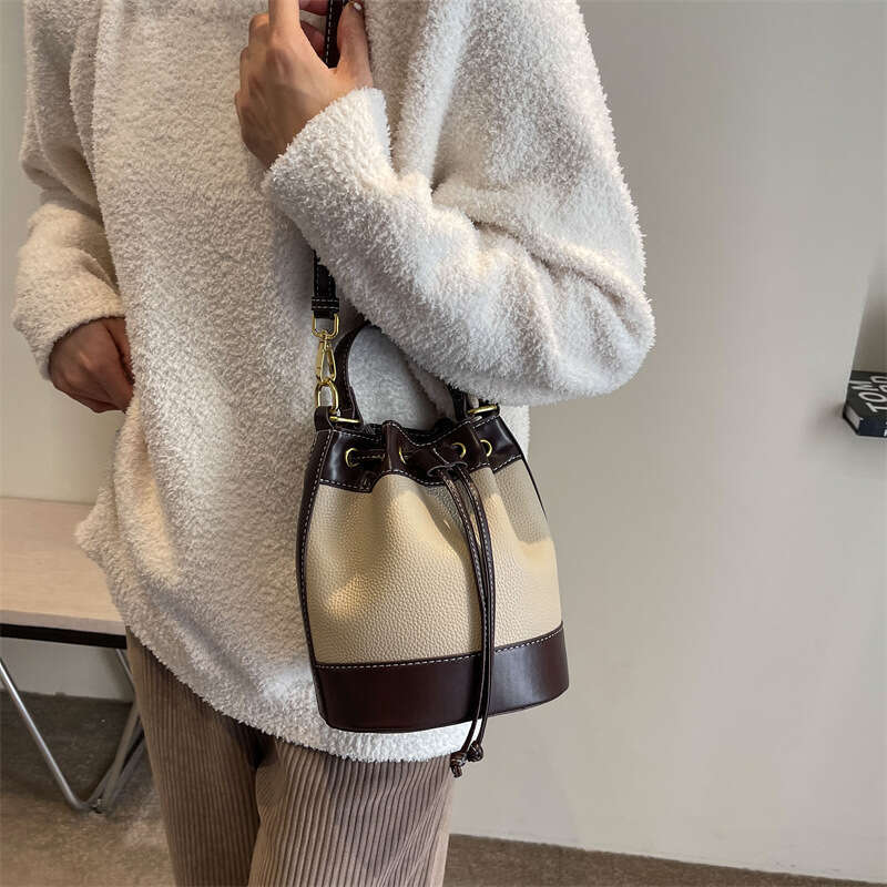 Fashion Versatile Bucket for Women 2025 New Handbag Commuting Casual Drawstring Crossbody Bag