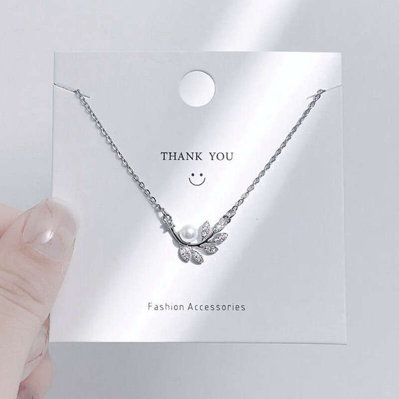 Leaf Necklace For Women Star Moon Collarbone Titanium Steel Non-Fading Elegant Versatile Personality Design Sense Neck Chain Exquisite 954