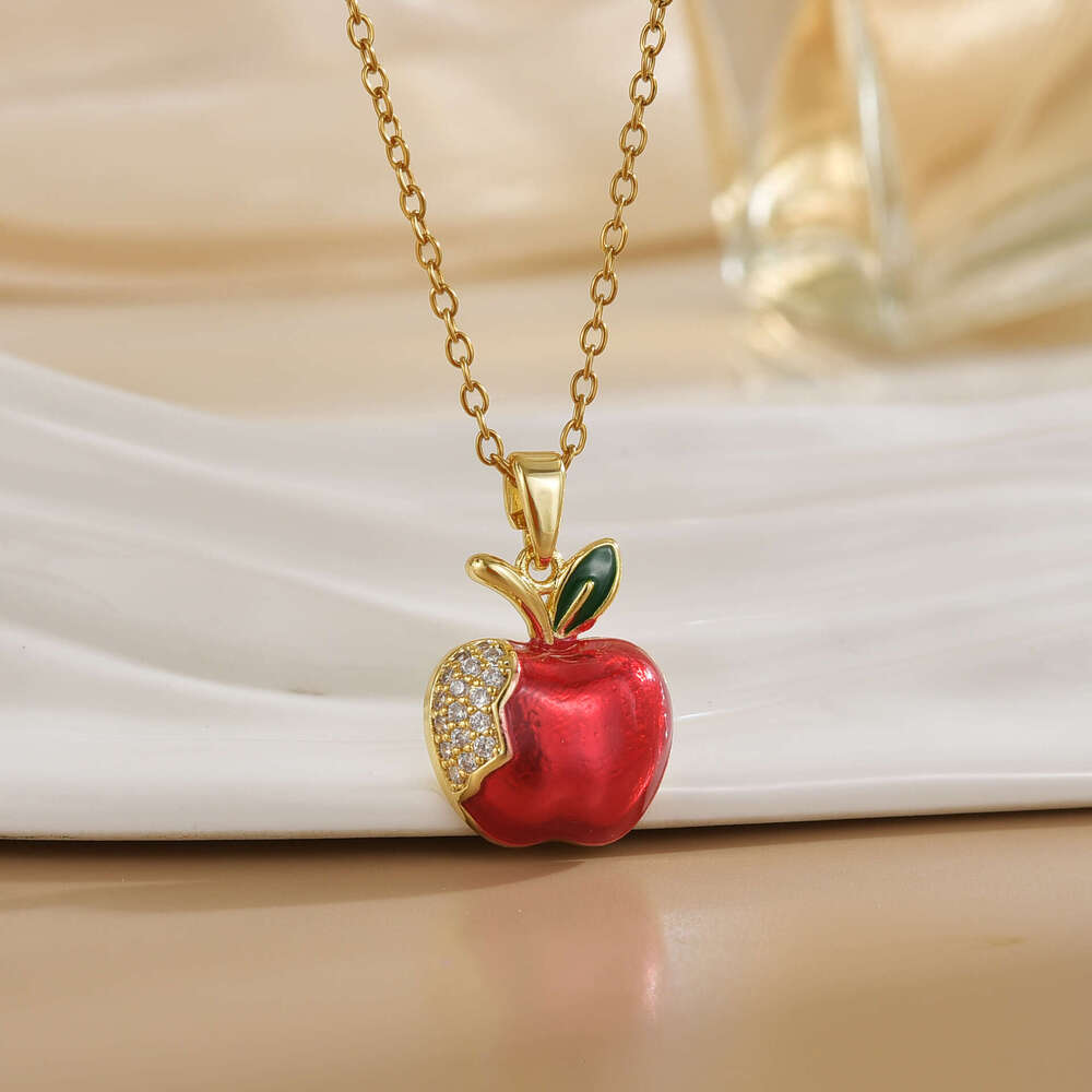 Trendy Oil-Drip Strawberry Cherry Fruit Necklace For Women, Light Niche High-End Titanium Steel Non-Fading Collarbone Chain Dd0