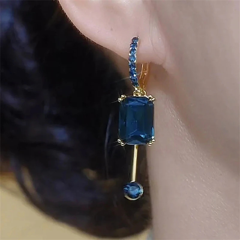 Fashion Square Blue Crystal Pendant Earrings for Women Elegant Light Temperament Girls Party Trend Jewelry Gifts 250716