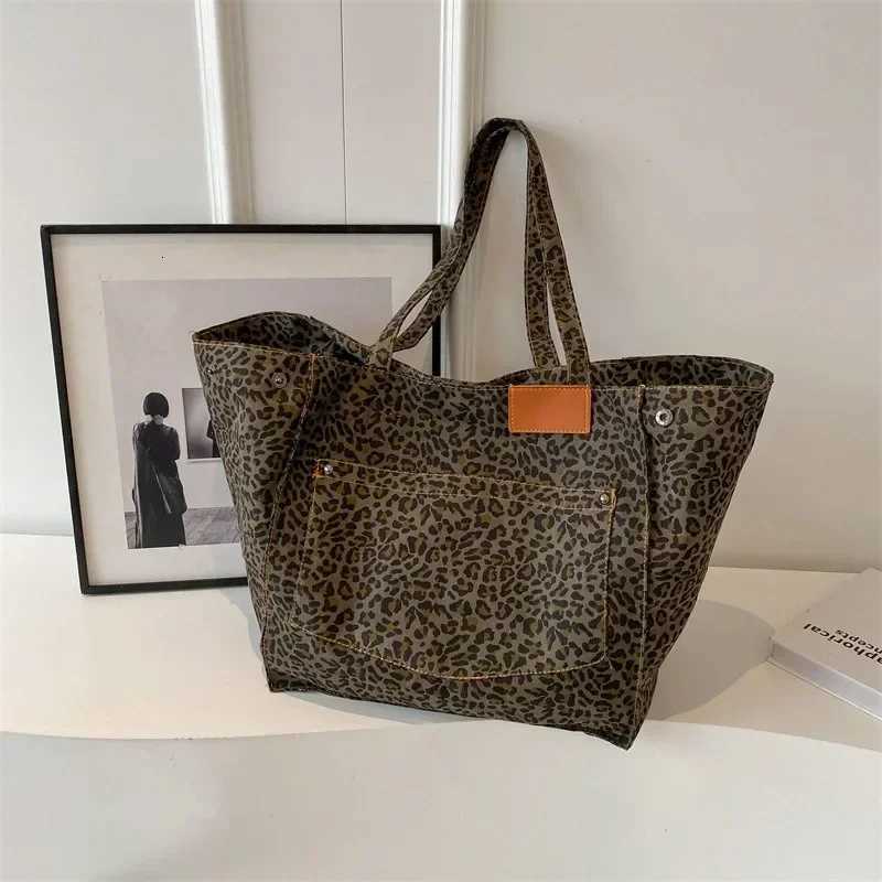 Oversized Leopard Prints Shoulder Bags for Women Deformable Canvas Large Capacity Shopping Totes 2024 Winter New Handbags Z250717