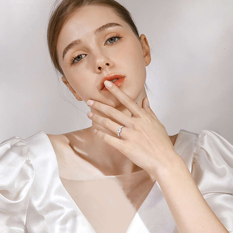 Classic Moissanite Bull Head For Women S Pure Silver Gold Plated Non-Fading Light Luxury Design High-End Diamond Ring 7D0