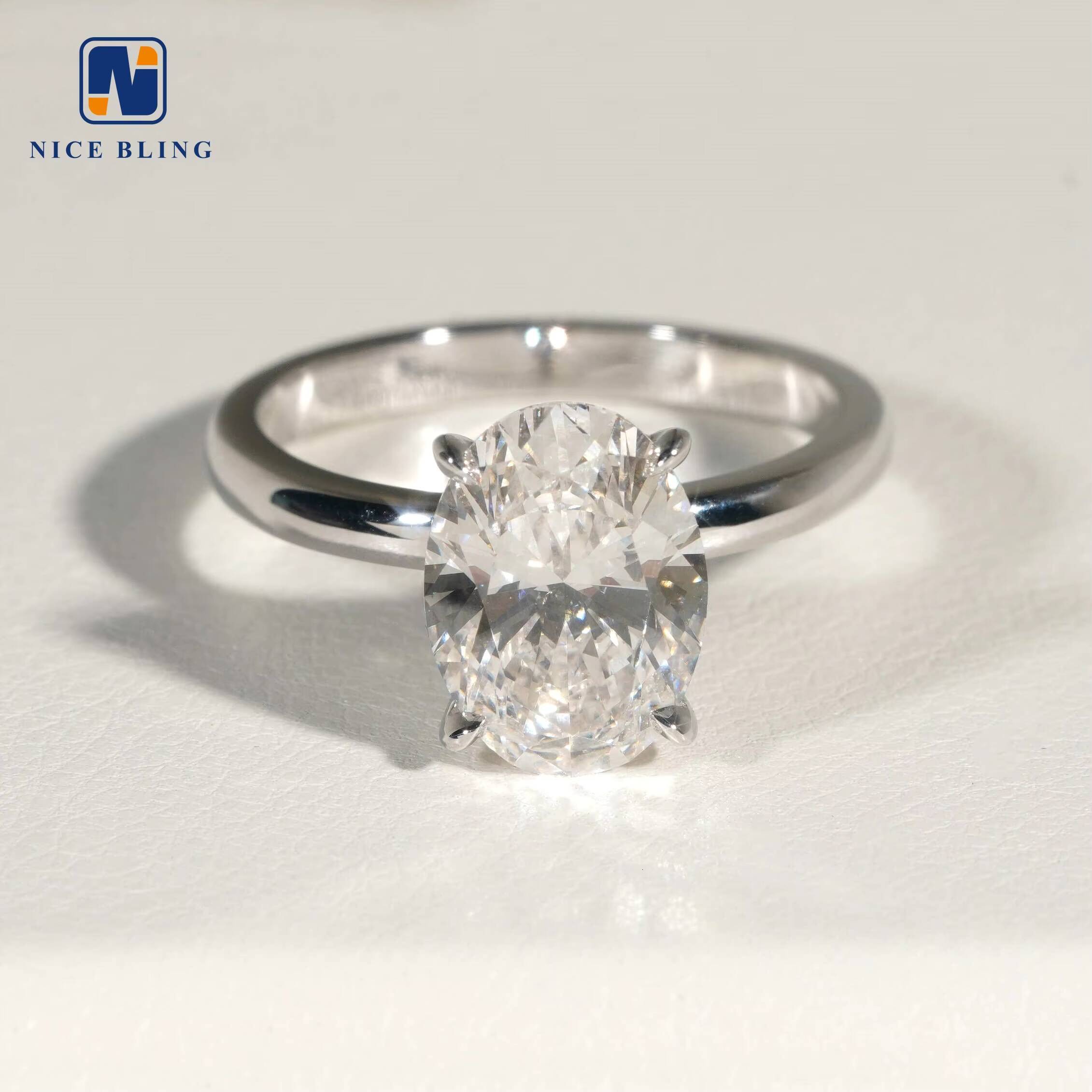 Classical 4 Claws 3ct Oval Shape Lab Diamond 18K White Gold Engagement Ring With IGI Certificate