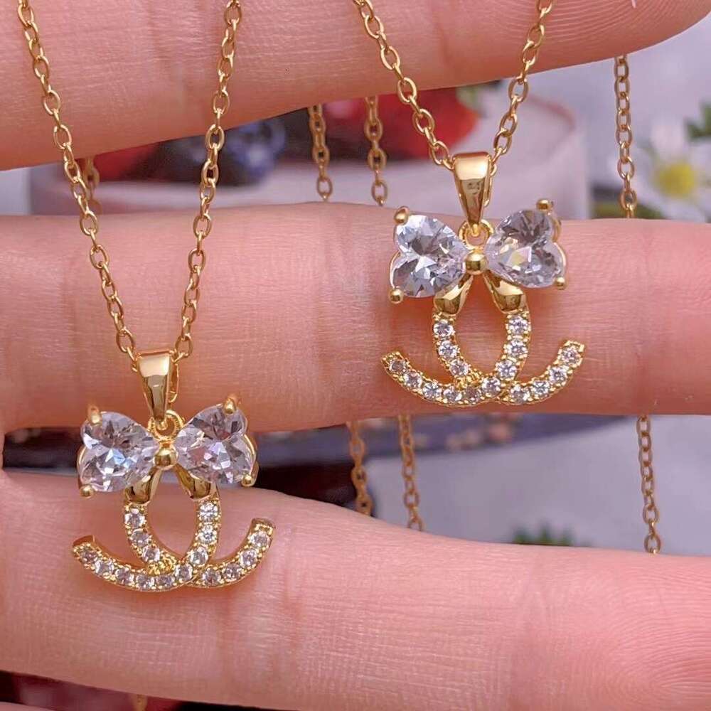 Light Niche High-End Necklace For Women Geometric Design Non-Fading Titanium Steel Clavicle Chain Fashion Versatile Pendant F5d
