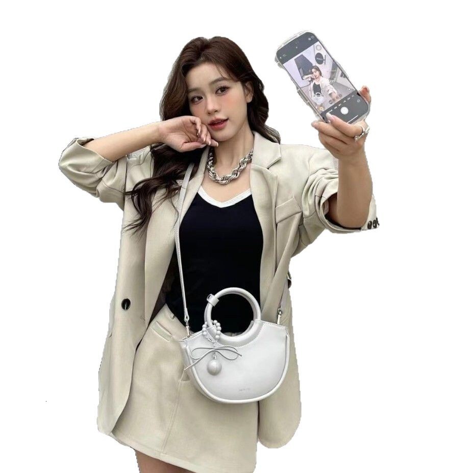 Free Shipping Designer Luxury Niche Handbag Bowknot Handheld Basket Bag Women's New Fashion Single Shoulder Crossbody Bag Leisure Shopping Bag