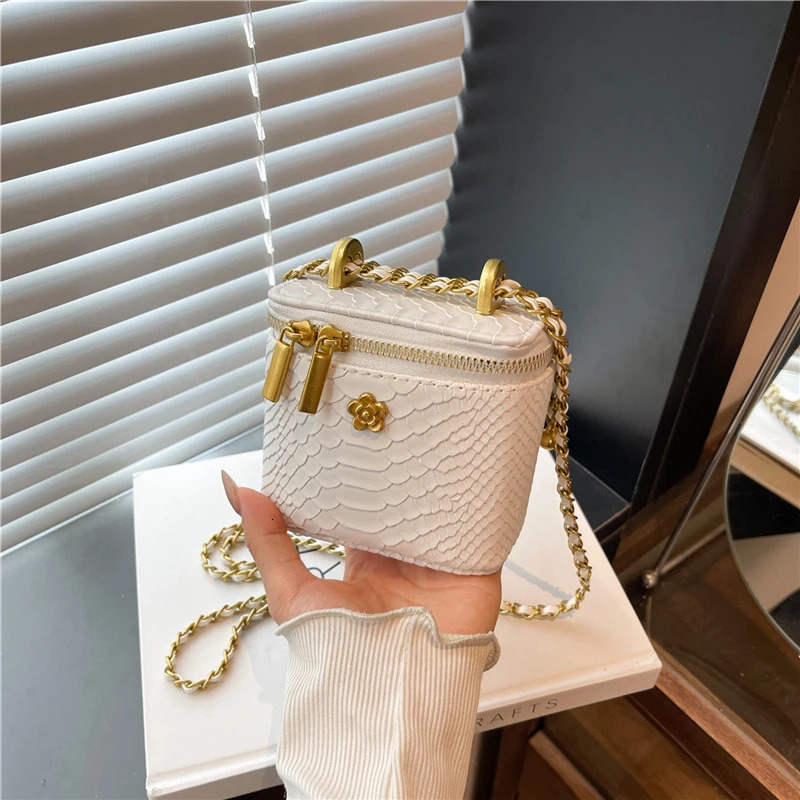 Minimalist Leather Crossbody Bag For Women Elegant Vintage Design Stylish Clutch Casual Purse Tote Handbag R250718