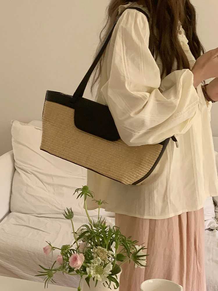 2025 New Vacation Beach Bag Straw Woven Bag Fashion Leisure Shoulder Bag Underarm Bag Womens Daily Commuter Bag R250717