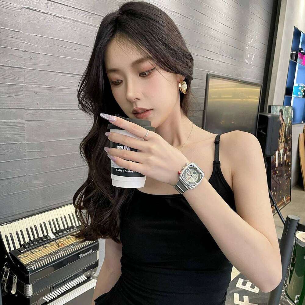 2025 new square for women niche light ladies high-end women's trendy watch free shipping