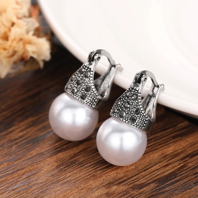80s Vintage Style Simulated Pearl Drop Earrings Female Graceful Retro Party Accessories Delicate Rhinestone Jewelry for Women 250717