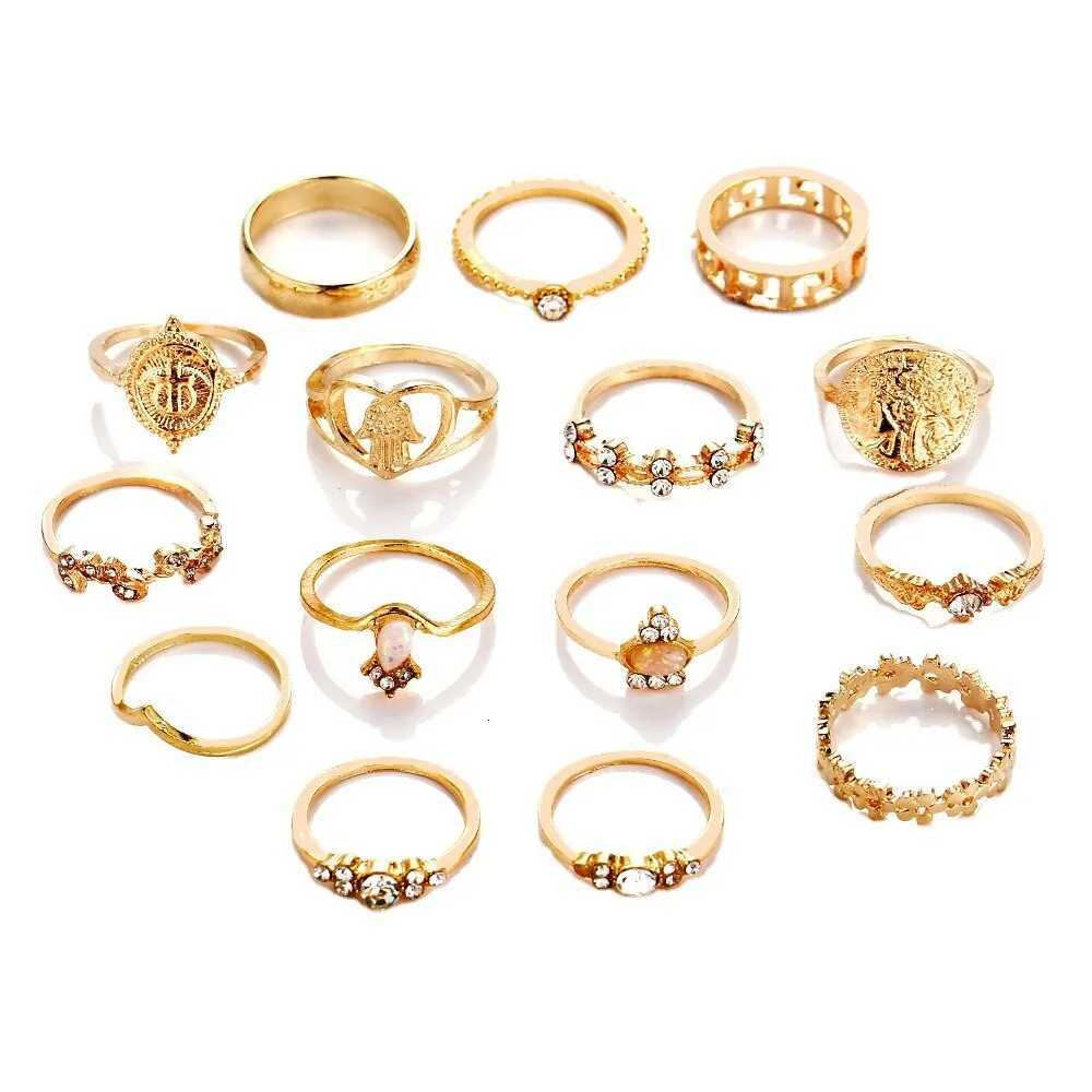 15 Retro Lady Jewelry Retro Gold-color Coins Cross Love Ring Europe And America Portrait Water Drill Ring Set for Women X250718