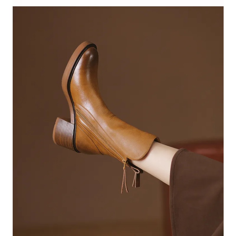 Autumn Fashion: Ladies' Short-Brown Ankle Boots Featuring Chunky Soles & Premium Leather Material