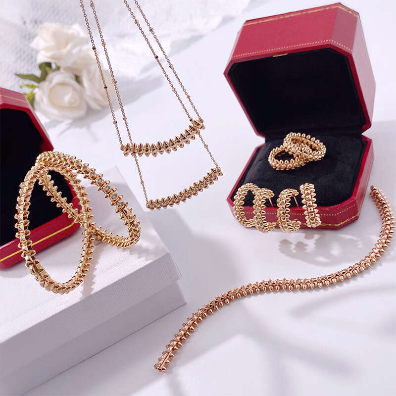 Fan Rock Girl Punk Style Fashion Street Photography Geometric Round Glossy Square Rivet Bracelet