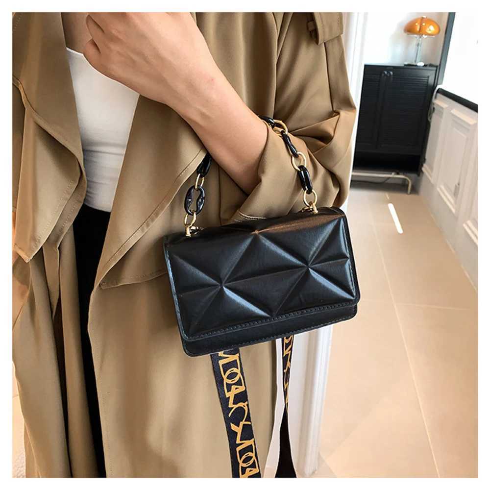 2024 Fi Women Shoulder Bag PU Leather Flap Handbags Female Large Capacity Metal Chain Casual Crossbody Clutch Phe Bag XJ250718