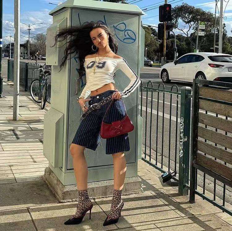 Autumn Sweet Cool Digital Print Off-Shoulder Striped Long Sleeve Short Slim Street Sexy Crop Top B5