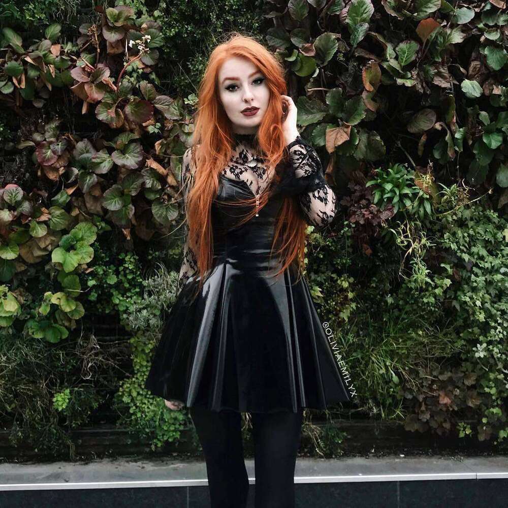 Autumn Winter New PU Leather Glossy Dark Style Pleated Mini Super Short Quirky Girl Half Skirt B5