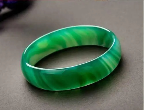 Natural green Jade Bracelet Bangle For Women Hand Carved Bangles Lady Jewelry Charm Bracelet Fashion Accessories 67-68mm 250717