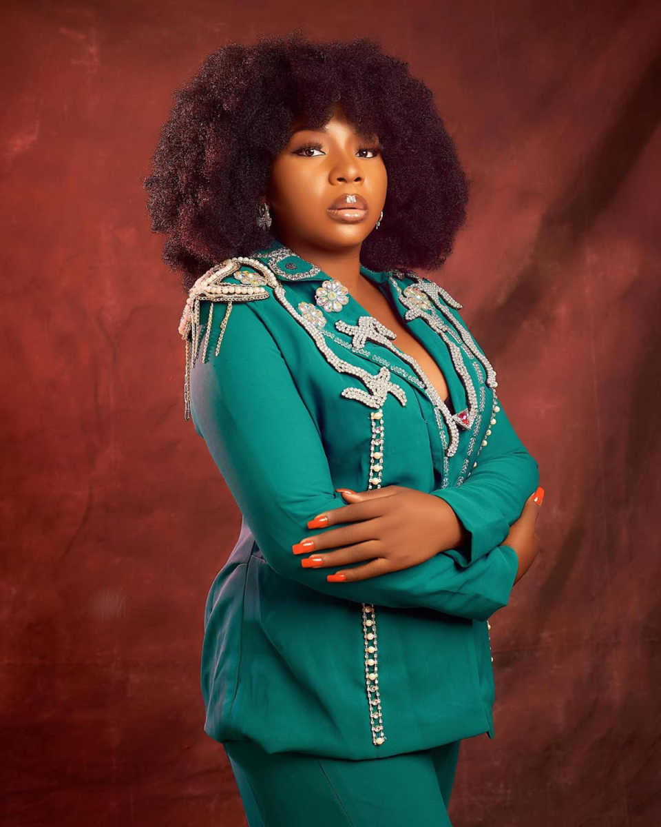 Luxury Customized 2 Pieces Women Suits Crystal Beading Pearls Jacket Blazers Classic Fit Fashion Evening Party Show Wear