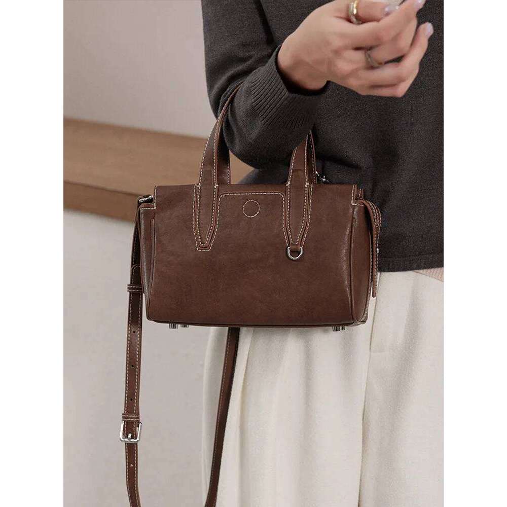 Genuine Leather Women's Versatile Crossbody Bag 2025 New Retro Style Handbag, Female Niche Commuting Shoulder bag