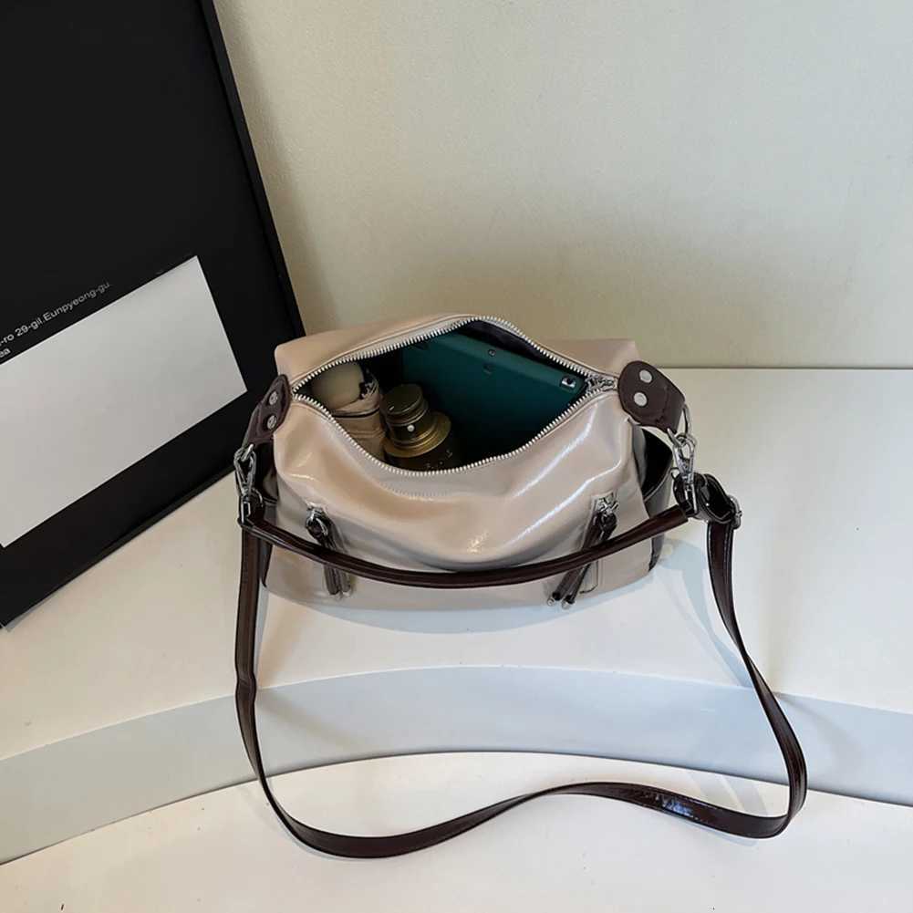 2023 Trendy Tote Bag Large Capacity Versatile Handbag Contrast Color Leisure Armpit Bag Travel Shopping Commute Bag Y250718