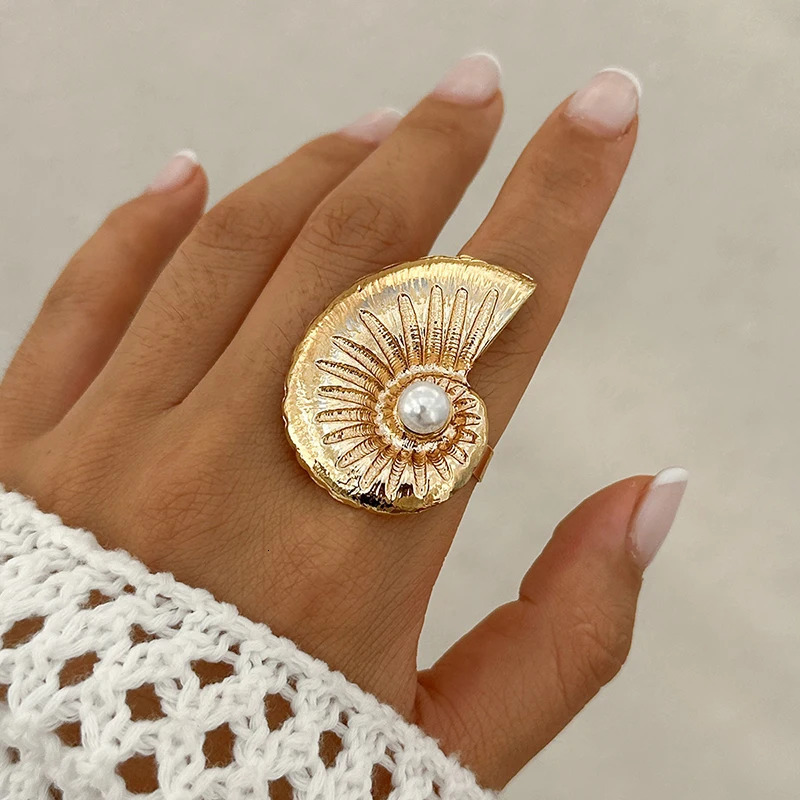 Seabeach Gold Color Starfish Conch Ring for Women Fashion Large Pearl Shell Finger Rings Jewelry Summer Personality Gifts 250716