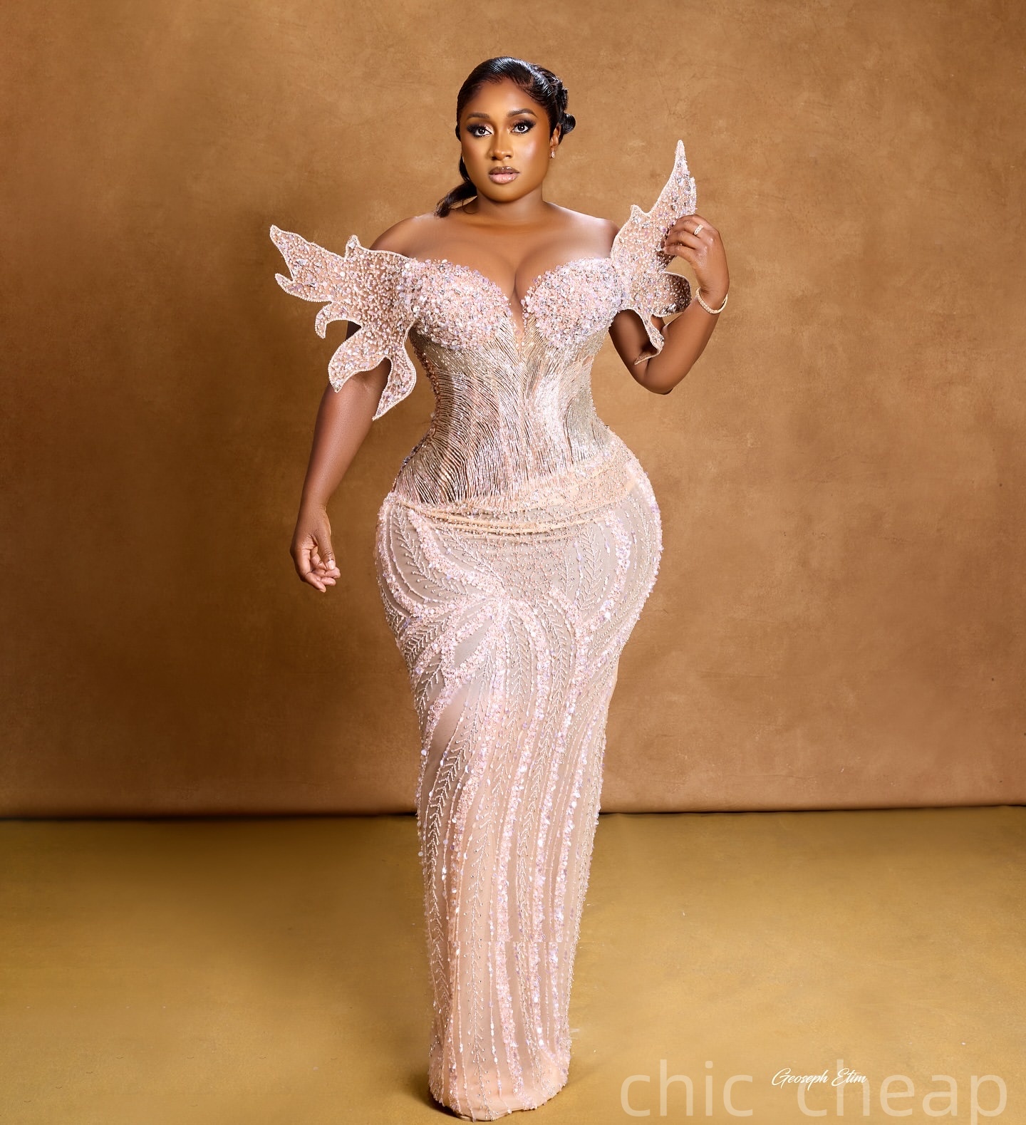 Champagne Sheath Prom Dresses 2025 Stylish Crystals Beaded Evening Formal Party Second Birthday Engagement Gowns Plus Size Dress For Special Occasions
