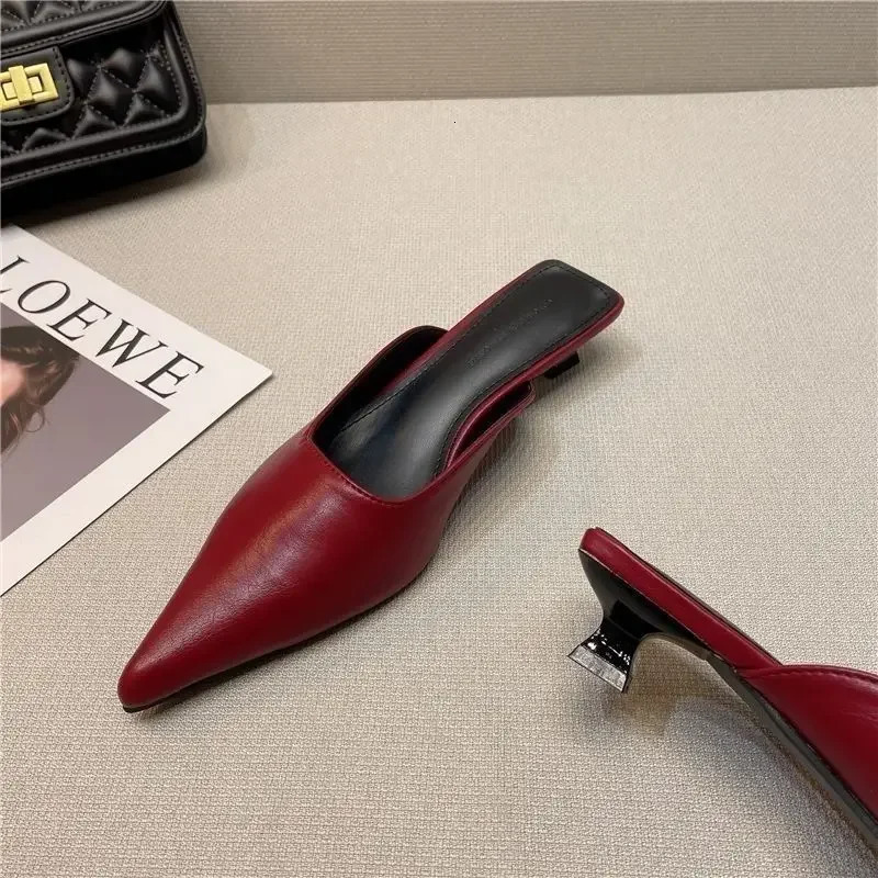 Woman Slippers Pointed Toe Outside Job Sandals Slides Mules Low Heel White Shoes for Women with Comfortable Korea Style 250717