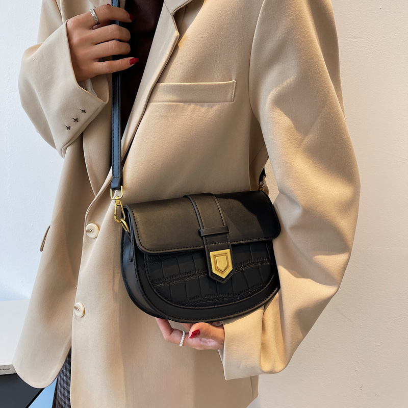 2025 Summer new women's shoulder crossbody bag fashion women's bag summer new fashion saddle bag casual retro crossbody bag new designer bag