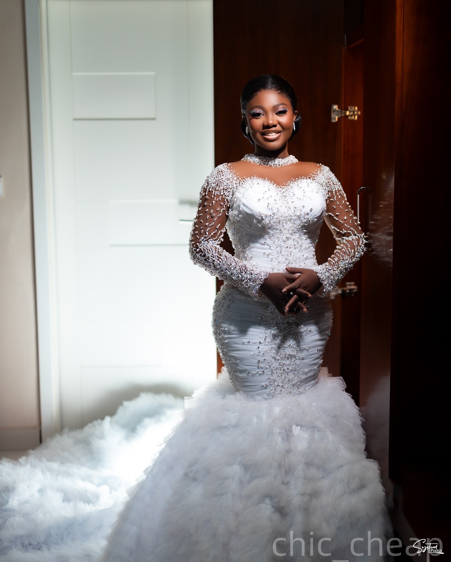 2025 Aso Ebi Plus Size White Mermaid Wedding Dress Pearls Crystals Tiers Full Sleeves Tulle Bridal Gowns Dresses ZJ0676