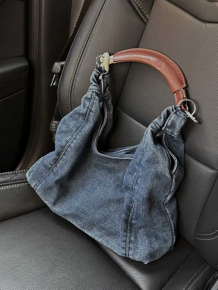 FAshionable texture denim blue tote bag for women 2025 summer new item niche casual commuting underarm bag spicy girl style R250717