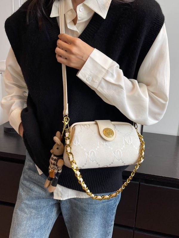 2025 New Women's Chain Underarm Bags a niche design, fashionable and versatile cloth bags This year's popular single - shoulder cross - body