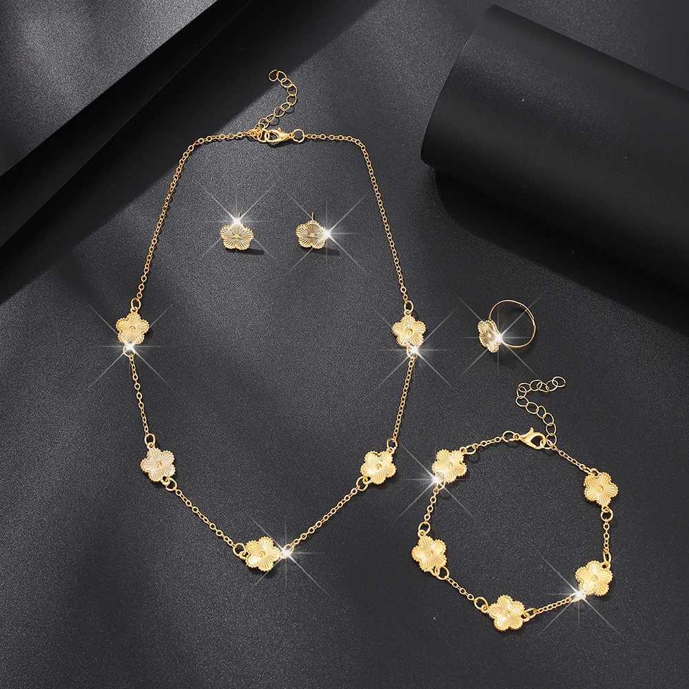 Shining Plum Bloss Plant Five Leaf Flower Plant Jewelry Set Bracelet Necklace Earrings by Wens X2507181