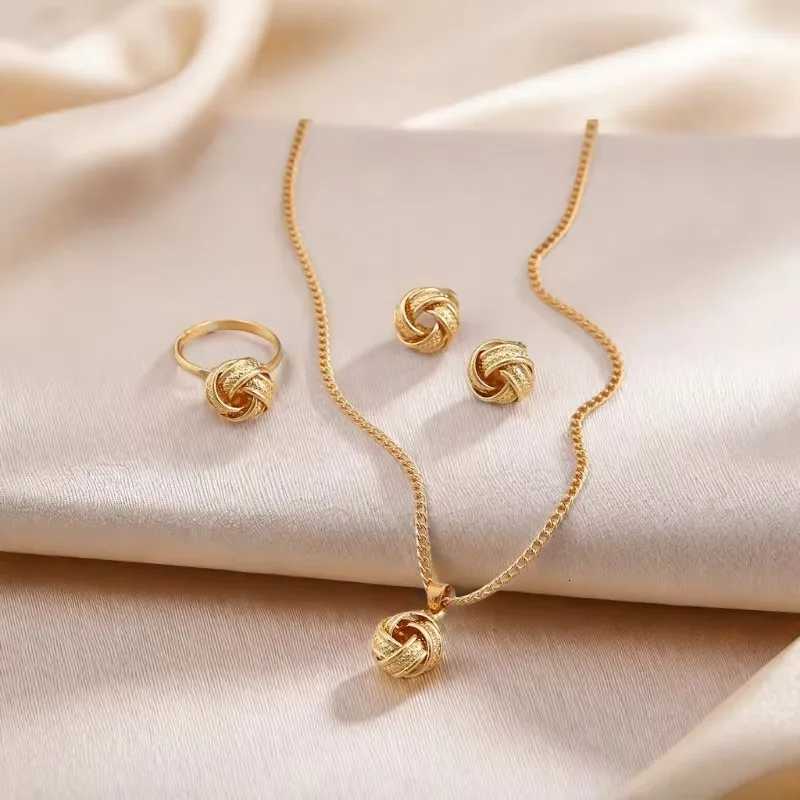 New Fashion Metal Jewelry Three-dimensional Ring Earring Necklace Three-piece Set Creative Design Sense Jewelry Set Necklace X250718