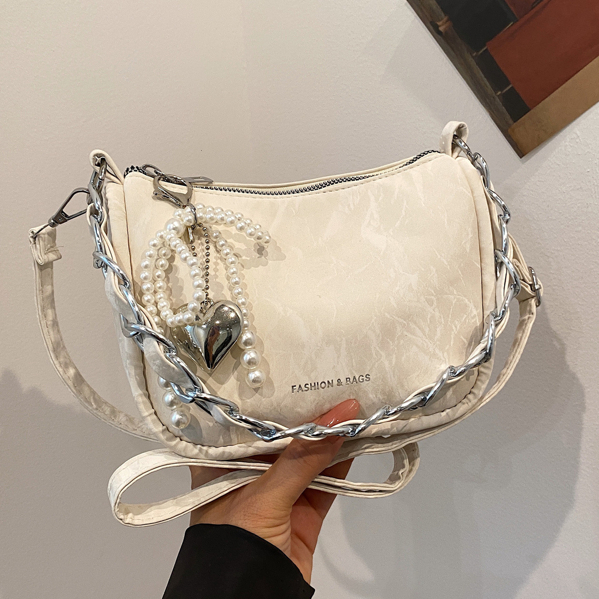 2025 New Women's Chain Bag Fashion Leisure Multi functional Shoulder Bag High end Fashion Slant Small Square Bag