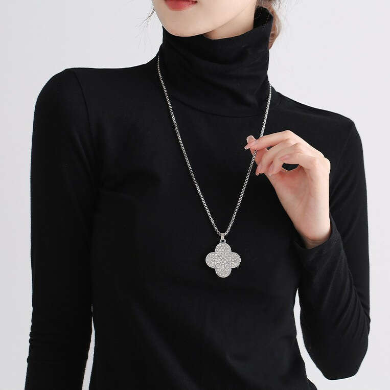 High-End Sweater Chain for Women, Autumn and Winter Four-Leaf Clover Necklace, Light Niche Long Simple Sweatshirt Chain, Titanium Steel Pendant