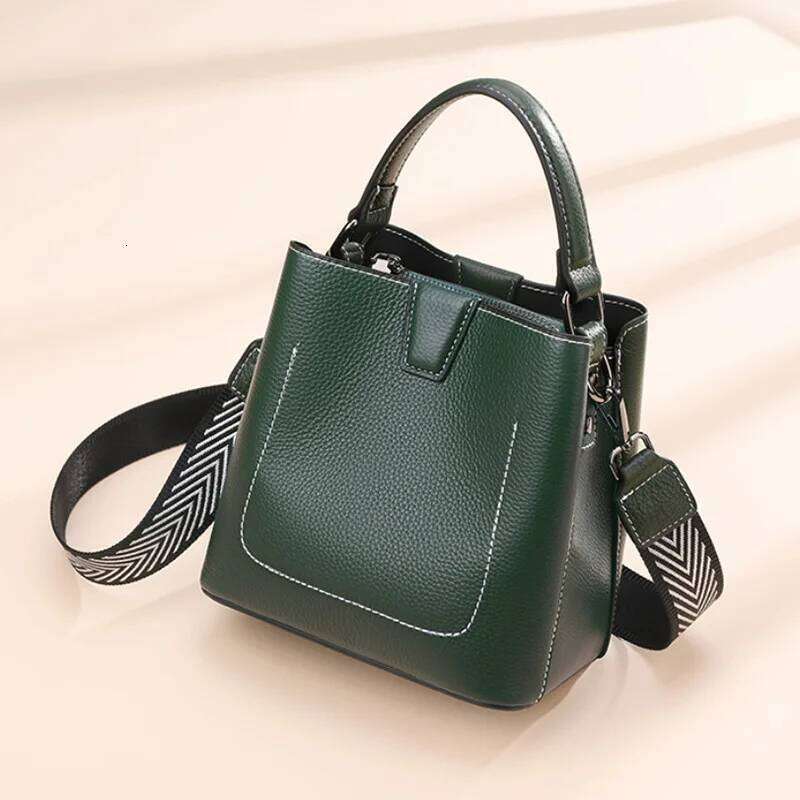 2025 Genuine Leather Women's bucket Fashionable Large Capacity Shoulder Bag design cowhide Versatile Crossbody bag