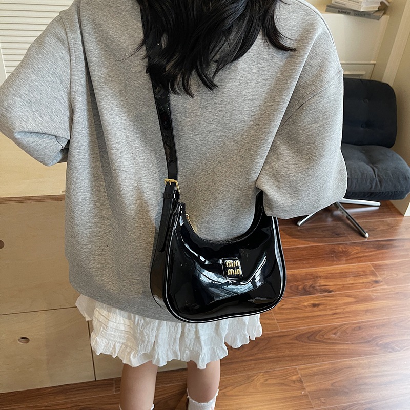 New Hot Free shipping designer bags for womens Shoulder bags brown red beige sliver black New minimalist and versatile high-end single shoulder women&