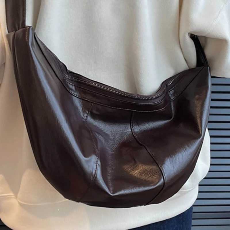 Womens Large Banana Crossbody Bag Aesthetic Coffee Lacquer Large Female Handbag Oil Wax Leather Lovers Half Moon Shoulder Bags Y250717