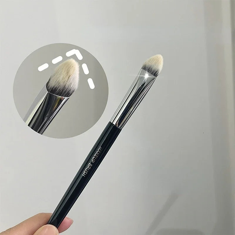 KSHBO Foundation Concealer Makeup Brushes Three-sided Slope Contour Highlight Detail Brush Cosmetic Beauty Brush Tool 1PCS 250716