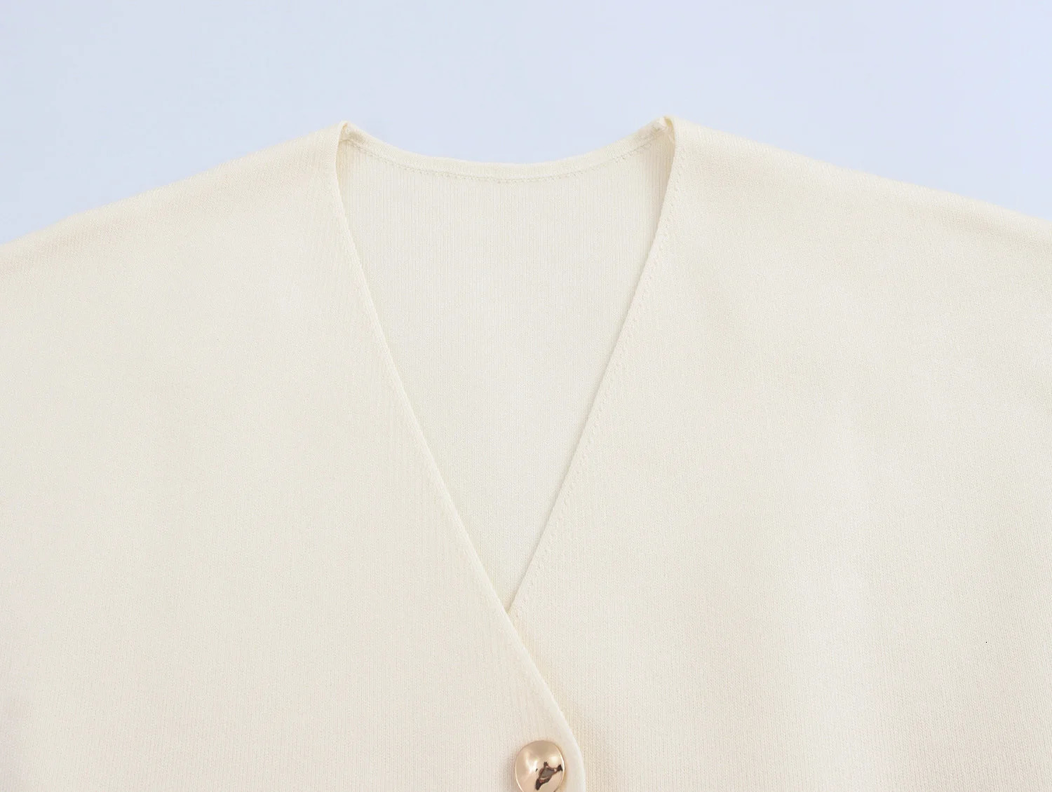 Autumn Womens European and American Style Fashionable FlatNeedle ShortSleeved VNeck Knitted Jacket Street Top 250729