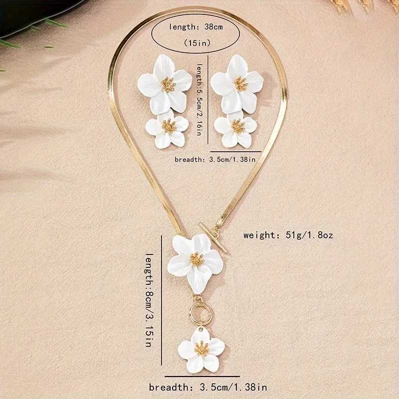 3pcs/set Elegant Flower Pendant Necklace and Earrings Jewelry Sets for Women Necklace Earring Suitable for Holiday Wedding X250718